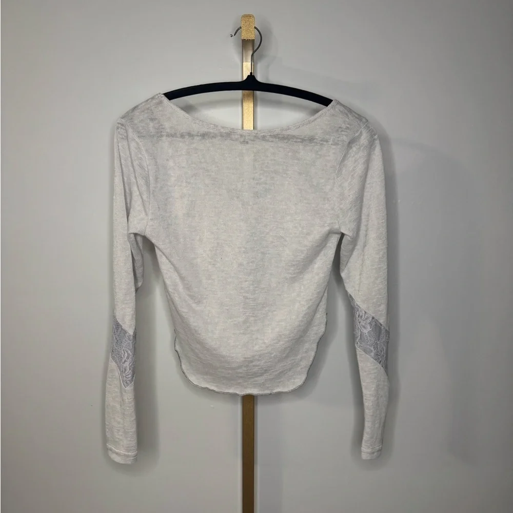 Light Puple V-Neck Lace Detail Crop Top